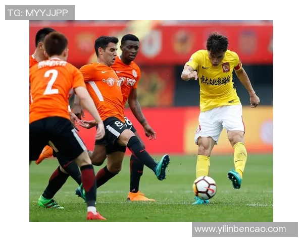 中超联赛精彩对决广州恒大迎战北京人和全力争胜展现球队实力 中超联赛精彩对决广州恒大迎战北京人和全力争胜展现球队实力